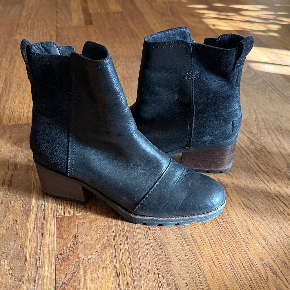 Sorel Black Heeled Ankle Boots